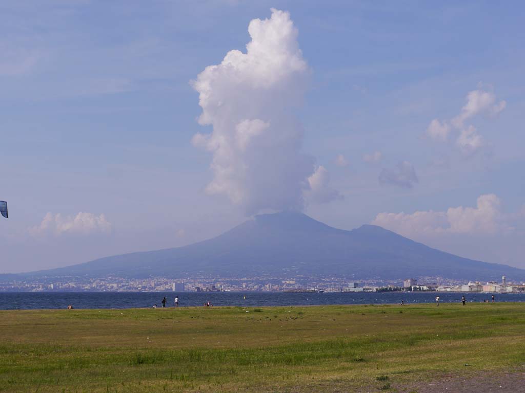 Vesuvius, September 2018. Photographed from Castellamare di Stabia.
Foto Anne Kleineberg, ERC Grant 681269 DÉCOR.
