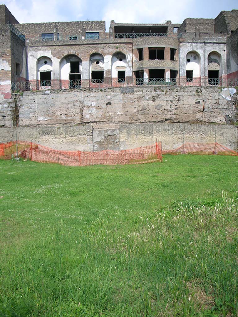 Wall on west side of Pompeii. May 2010. 
Looking east towards VII.16.22, built above City Walls. Photo courtesy of Ivo van der Graaff.