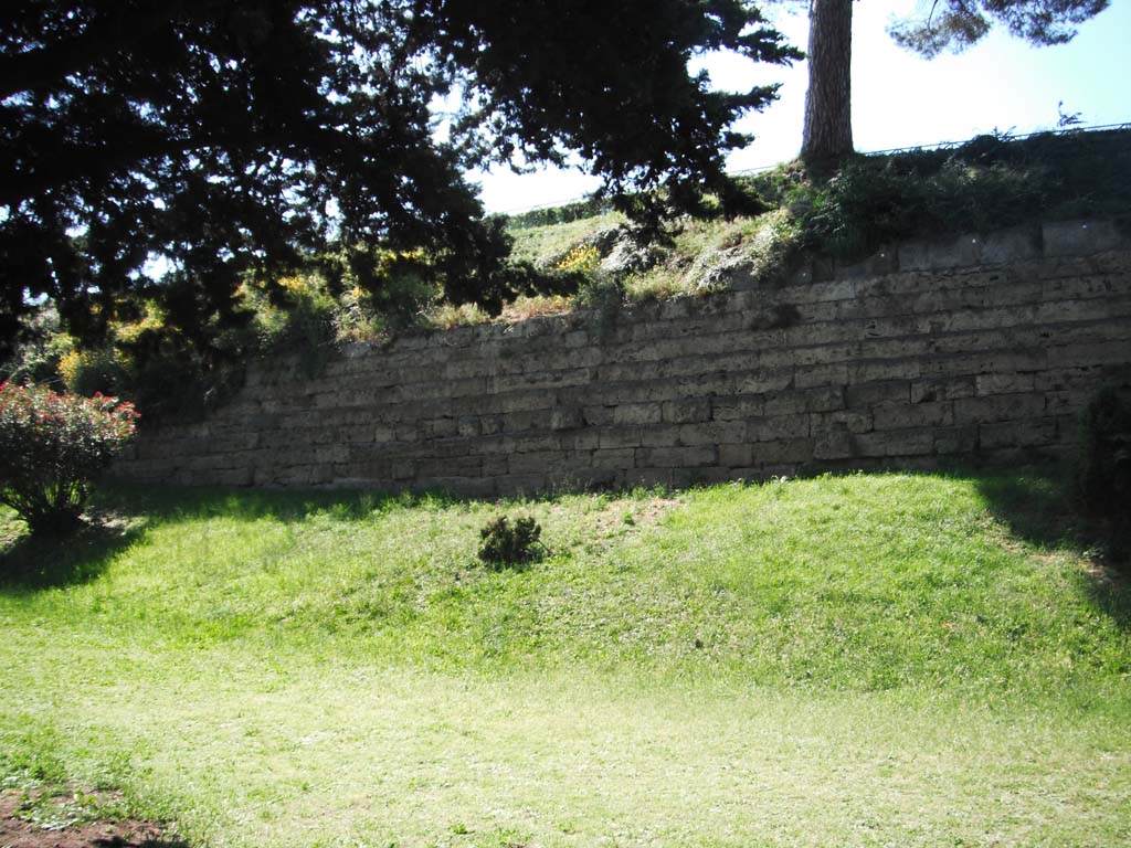 City Walls on south side, Pompeii. June 2012. Looking north on west side of Nocera Gate. Photo courtesy of Ivo van der Graaff.