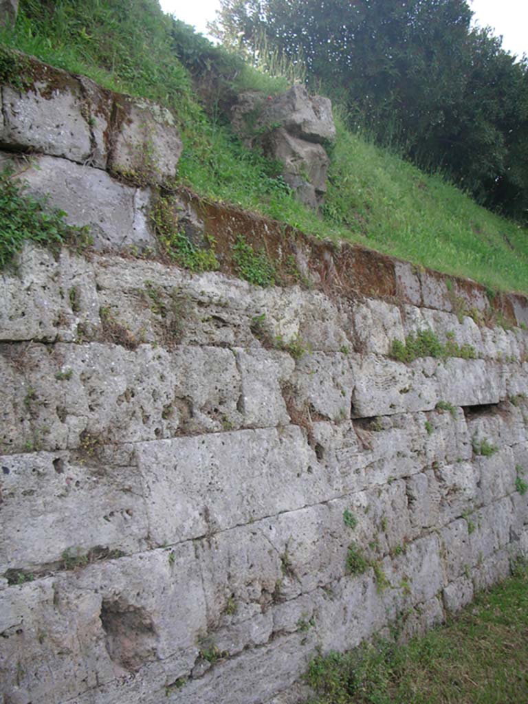 Walls on the east side of Pompeii, May 2010. 
Detail of City Walls near Tower VI, looking north. Photo courtesy of Ivo van der Graaff.