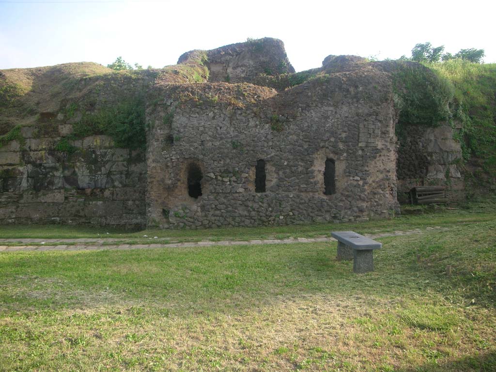 Walls on north-east side of Pompeii. May 2010. 
Tower 7, looking south towards City Walls and Tower VII. Photo courtesy of Ivo van der Graaff.