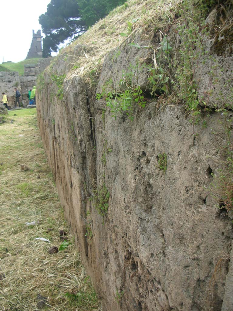 City Walls on north side of Pompeii, east side of Vesuvian Gate, May 2010. 
Looking west. Photo courtesy of Ivo van der Graaff.