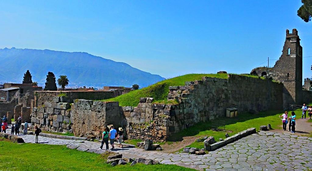 Walls. Pompeii. 2015/2016. 
Looking west along the walls from remains of Vesuvian Gate, towards Tower X. Photo courtesy of Giuseppe Ciaramella.