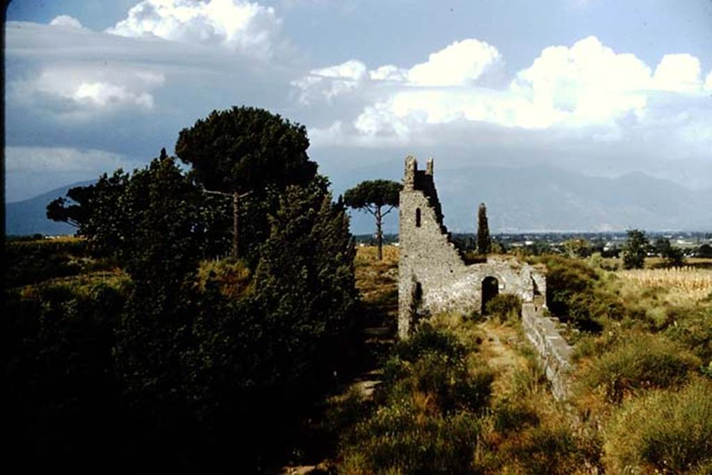 Tower X, Pompeii. Looking east along the city walls towards the west side of the tower. 1959. Photo by Stanley A. Jashemski.
Source: The Wilhelmina and Stanley A. Jashemski archive in the University of Maryland Library, Special Collections (See collection page) and made available under the Creative Commons Attribution-Non Commercial License v.4. See Licence and use details.
J59f0586