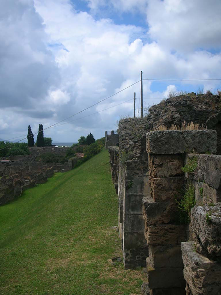 City Walls, Pompeii. May 2010. 
Looking west along detail of interior of City Walls, from Tower X. Photo courtesy of Ivo van der Graaff.